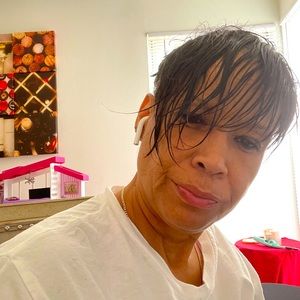 Meet your Posher, Monique